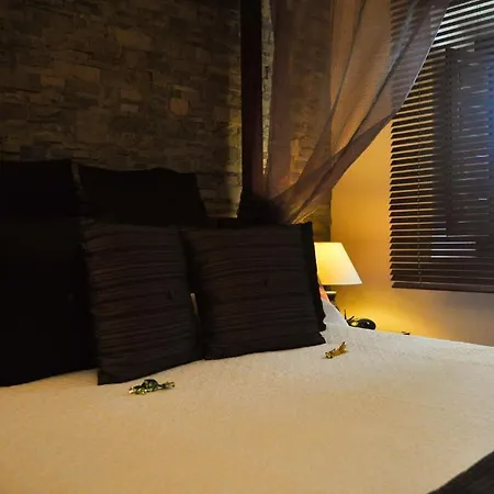 Otel La - Old Town